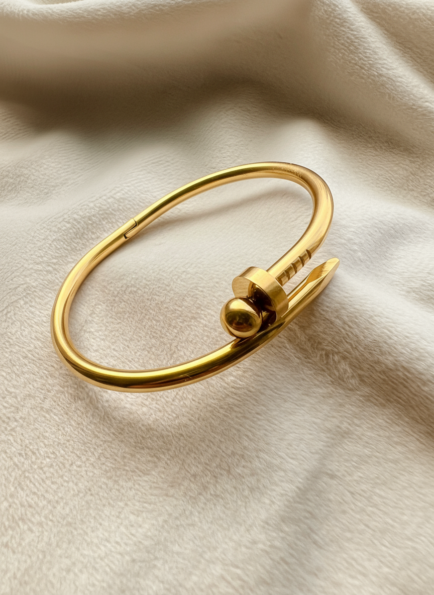 Nail bangle