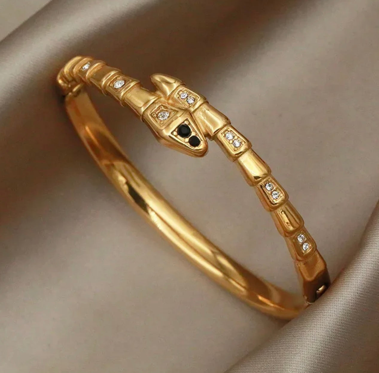 The Onyx-Eyed Viper Bracelet