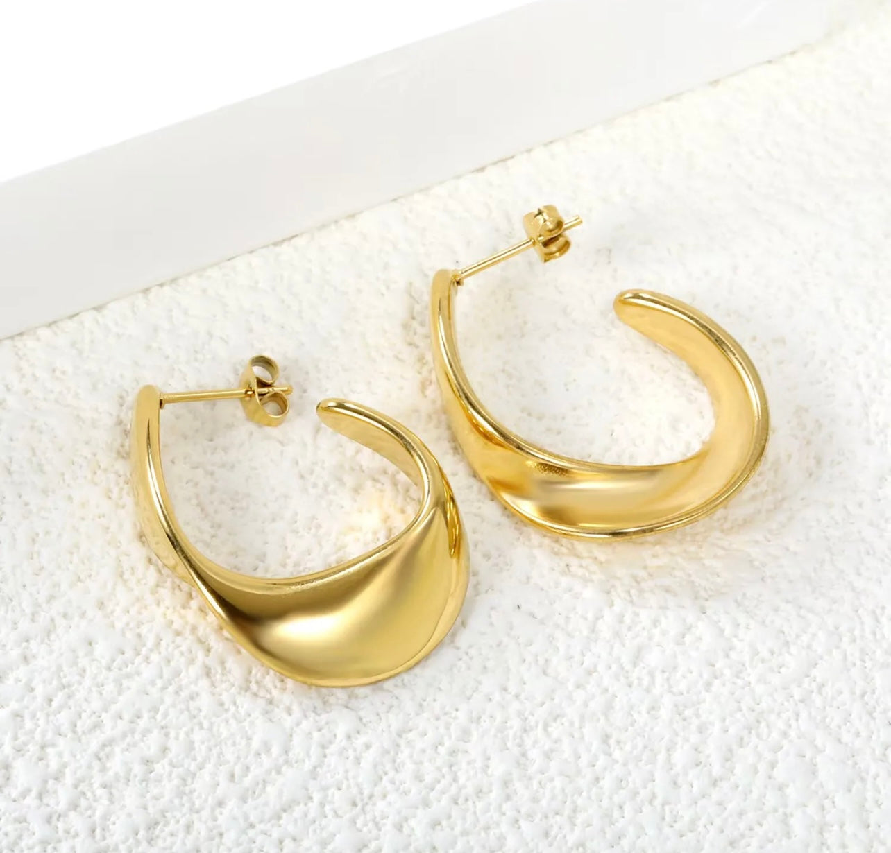 Serene Wave Hoop Earrings