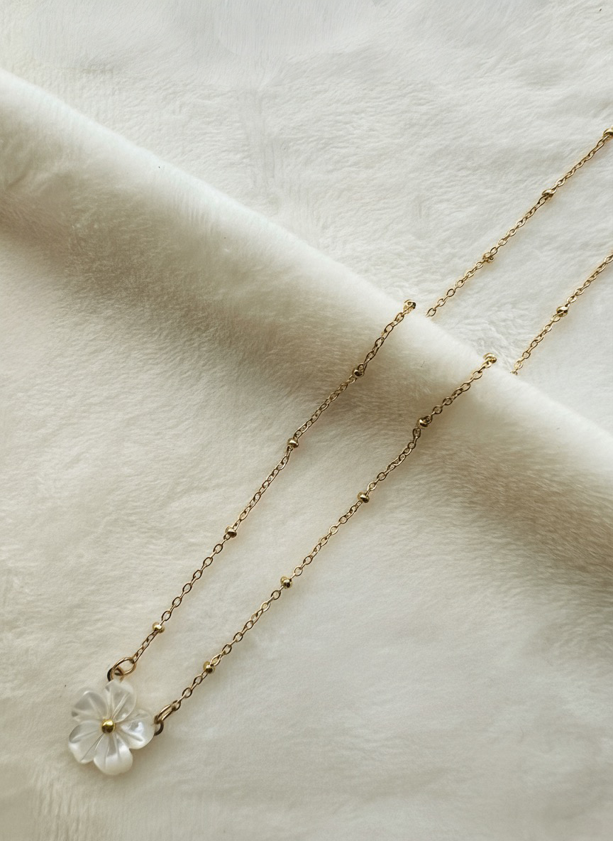 Sweet Flower Necklace