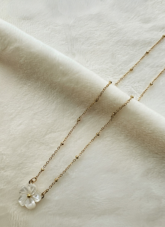 Sweet Flower Necklace
