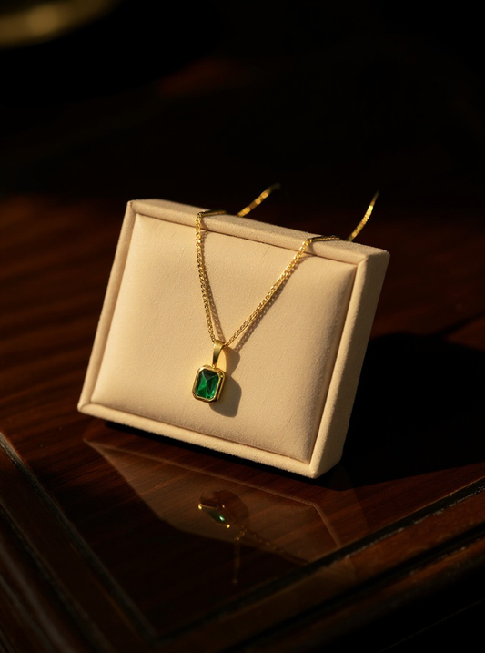 Emerald Radiance Pendant Necklace