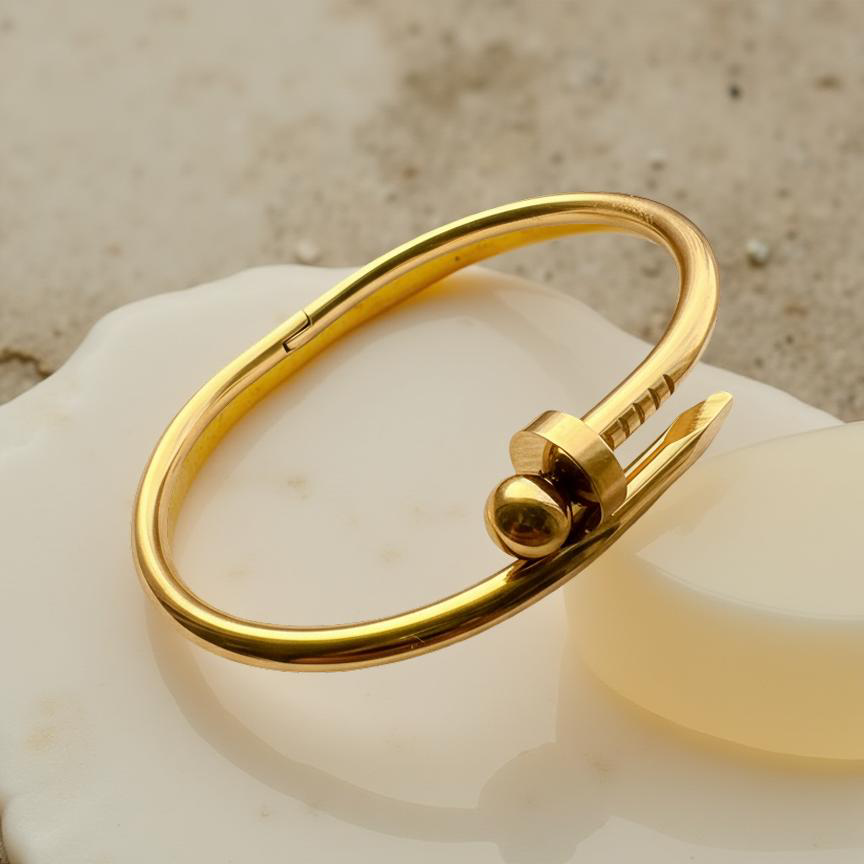 Nail bangle