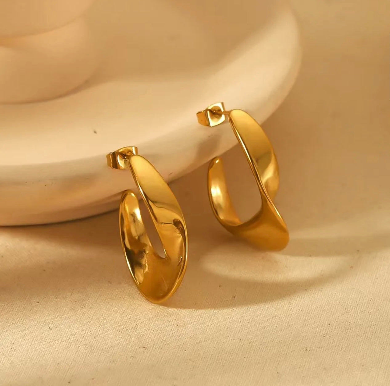 Serene Wave Hoop Earrings