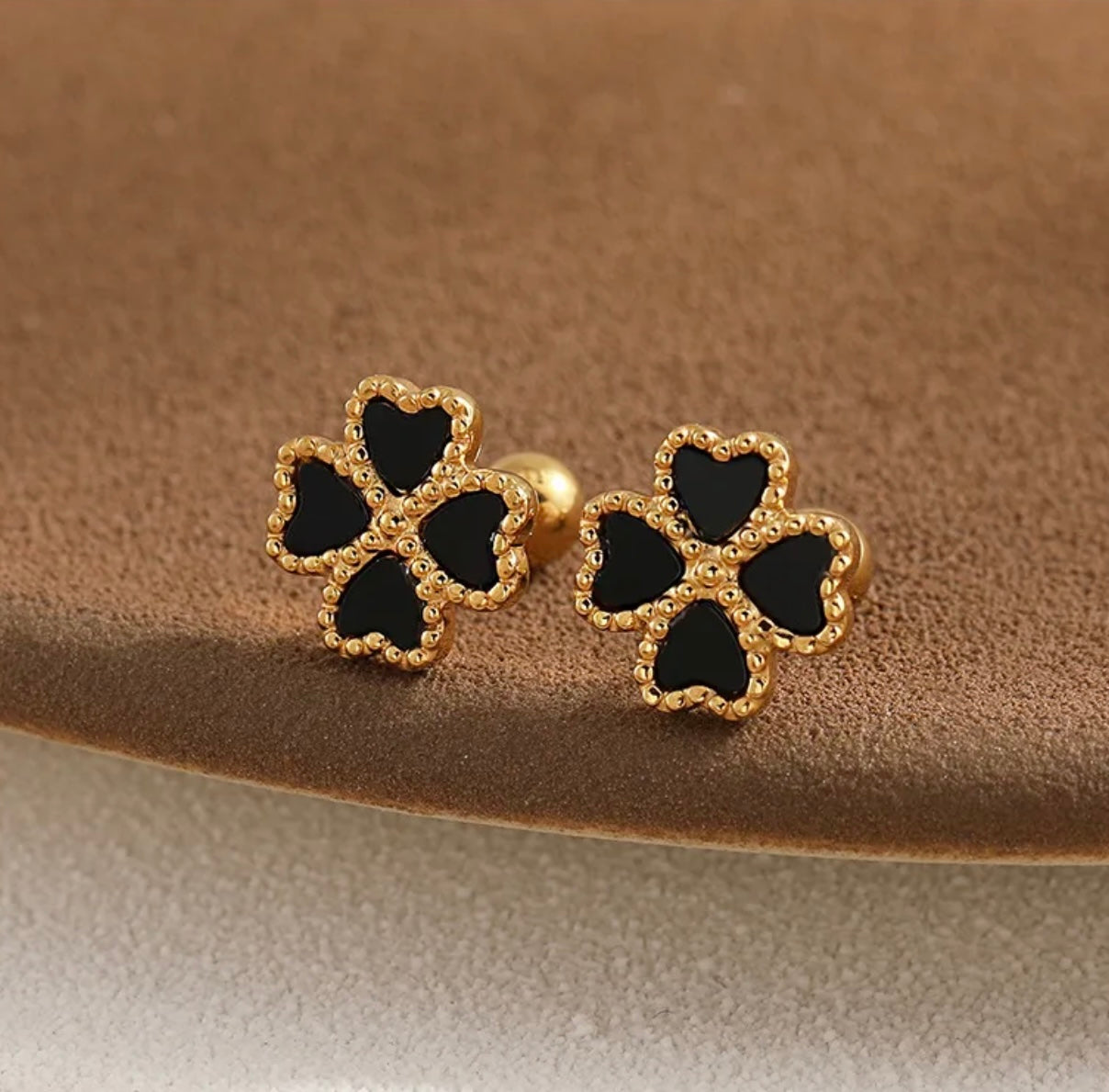 Black Clover Heart Stud Earrings